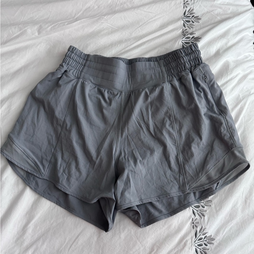 lululemon athletica Hotty Hot HR 4" size 6 Rhino Gray Women's Shorts